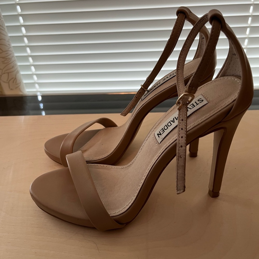 Steve Madden Nude Heel